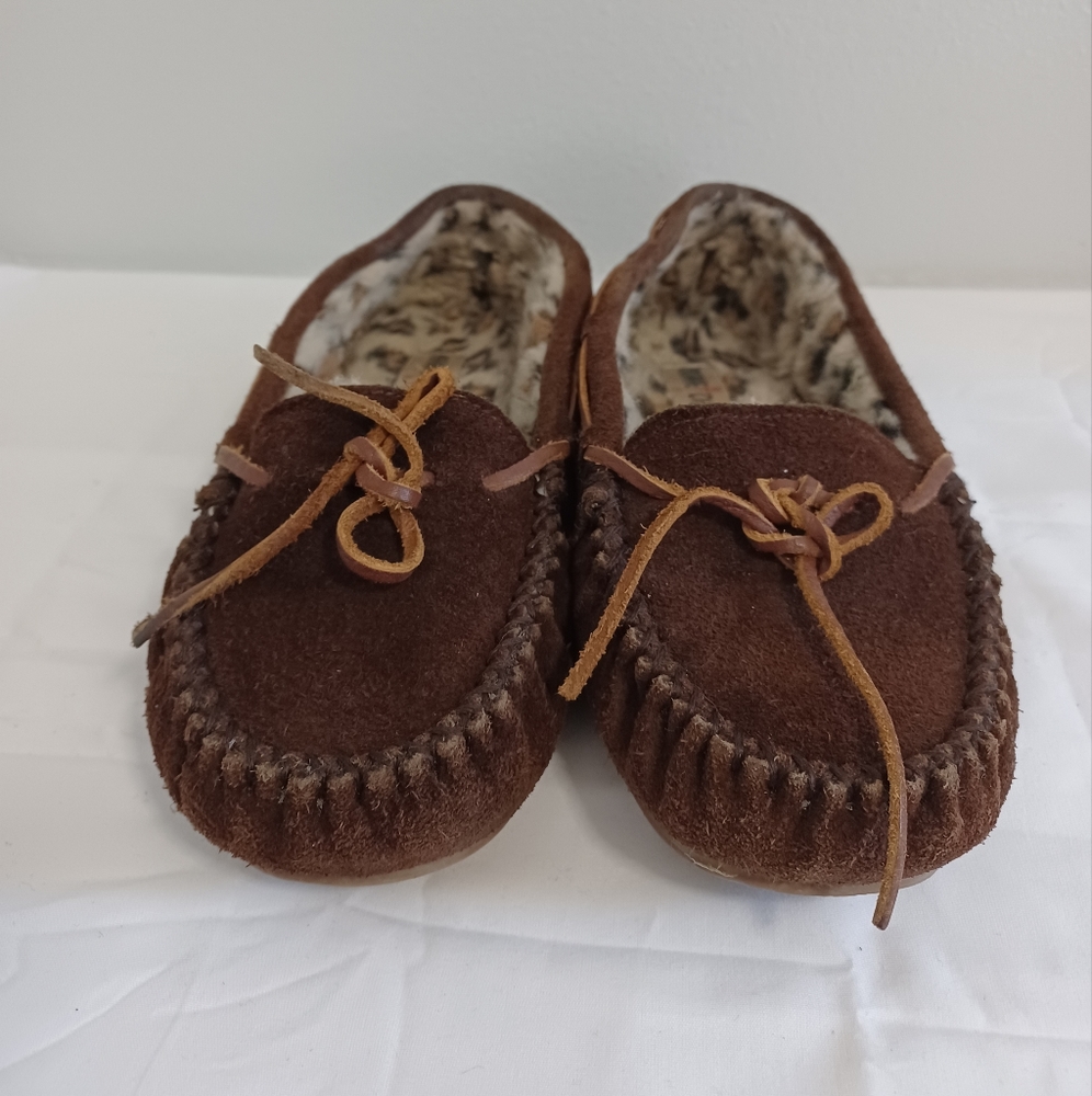 MINNETONKA women's cally slip-on  moccasins size 9 Brown suede leather
